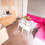 Zecamping 4 Etoiles Familial Pet Friendly Anime Piscine Chauffee Campingplatz *