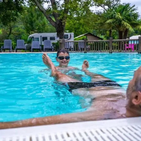 Camping 4 Etoiles - Piscine - Ccbabhc Aramits