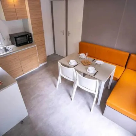 Camping 4 Etoiles - Piscine - Ccbabhc *