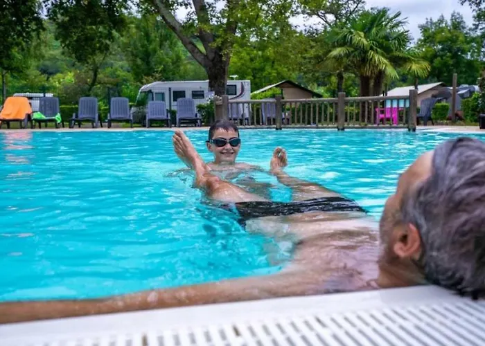 Kamp alanı Zecamping 4 Etoiles Familial Pet Friendly Anime Piscine Chauffee Aramits